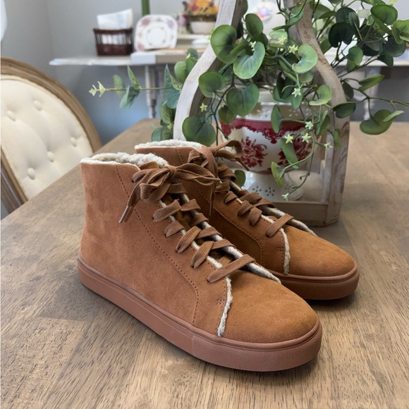 LOFT Shoes - Loft fleece lined suede like booties NWOT